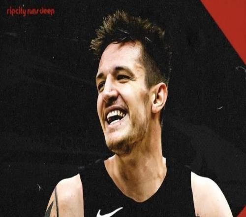 一夜3大消息!3换1交易达成,哈登小卡落选全明星,勇士新决定