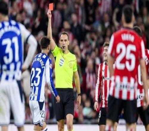 布赖斯遭遇争议判罚,皇家社会连续3轮吃到红牌