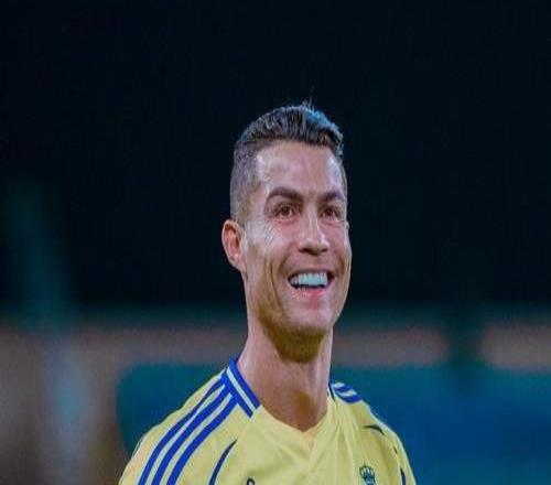 没想到！C罗自荐回归老特拉福德，老板们很尊敬他却迅速婉拒