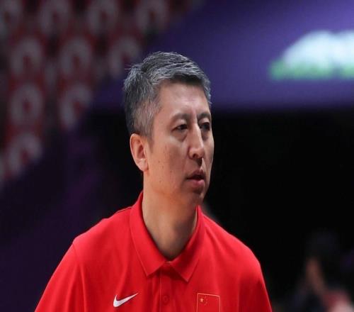 21人留12人，男篮9人离队名单预测：后卫3人，锋线4人，内线2人