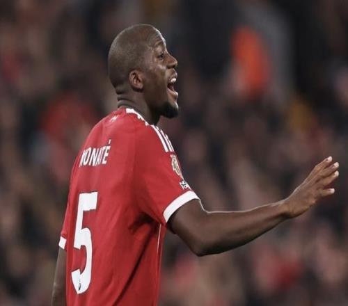 卡拉格：我认为科纳特不会续约利物浦会签一个真正的中后卫