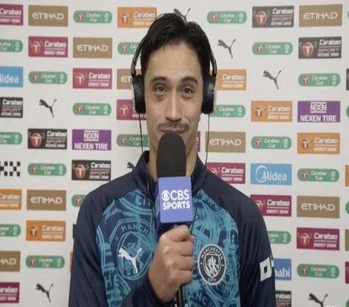 赖因德斯：淤青是在欧冠相撞留下的，好在老婆对我还是很满意