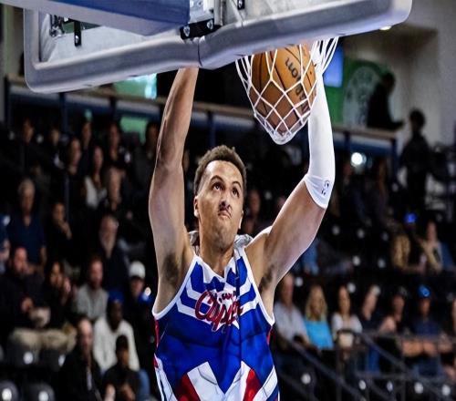 才5年啊，他从全美第一沦为流浪汉，不断被放弃，只打了95场NBA！