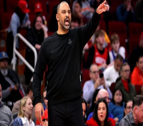 乌度卡：球员们今晚眼神空洞毫无斗志申京一定能找回手感