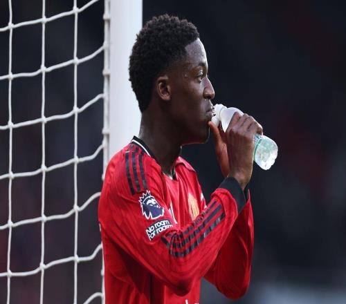 曼晚:曼联即将开始与梅努的合同谈判,希望能尽快达成协议