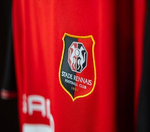 雷恩官方：有关主帅贝耶索要球员转会分成的报道系诽谤