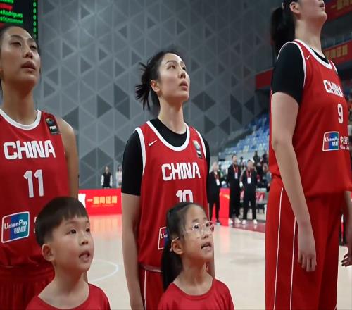 中国女篮56分大胜，张子宇21分联手刘禹彤，杨舒予5中0
