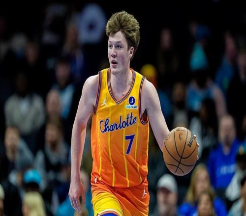 成熟度太高了！黄蜂四号秀继续稳定输出轻松打爆了火箭的防线