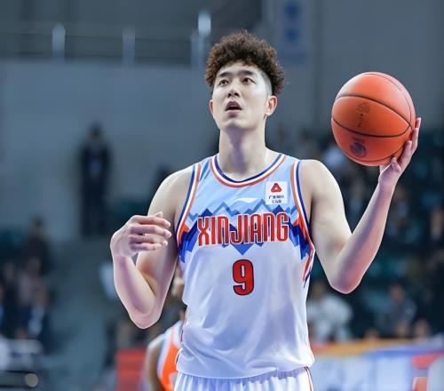 遗憾！新疆队2米11内线悍将重伤，提前赛季报销
