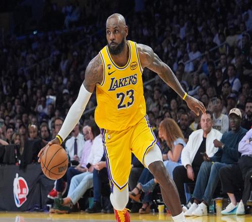 西部排名又变了：湖人追平火箭，快船躺掉排名，2队排名互换