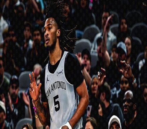 狂轰40分12板12助，4号秀刷爆纪录抢戏文班！马刺4大新星天赋溢出