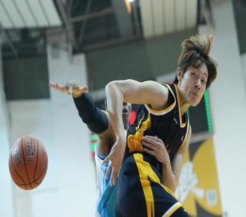 61比60压哨绝杀！女篮新霸主斩获三连胜：天才小将轰25分9板！