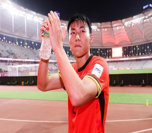 中断留洋回国！20岁红星加盟中超新军曾诉苦月薪1000欧+仅够吃饭