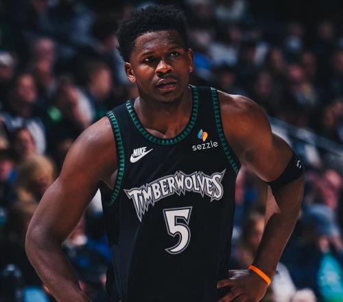 瞧不起谁呢快船大胜森林狼，伦纳德破队史近41年纪录，华子23分