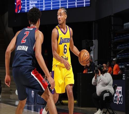 湖人与科比巴夫金签约，巴夫金：最爱科比，穿紫金战袍很酷