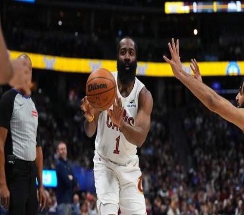 拉锯战！骑士落后11分展开反扑：米切尔轰18分4助，哈登8中3