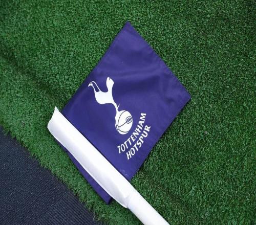 自上赛季以来热刺英超输了33场，未降级球队中仅次于狼队