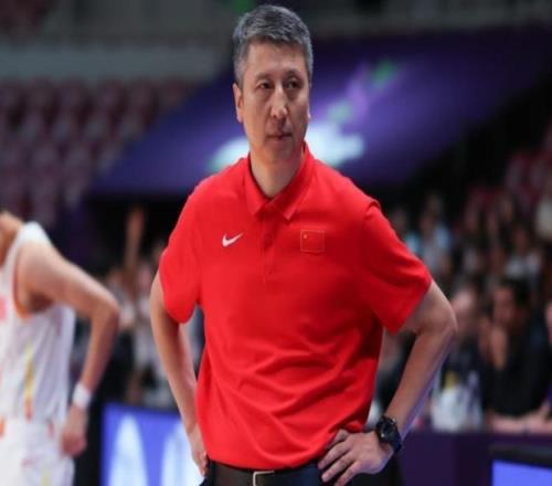 从郭昊文落选看中国男篮选人，郭士强“四字真言”惹热议