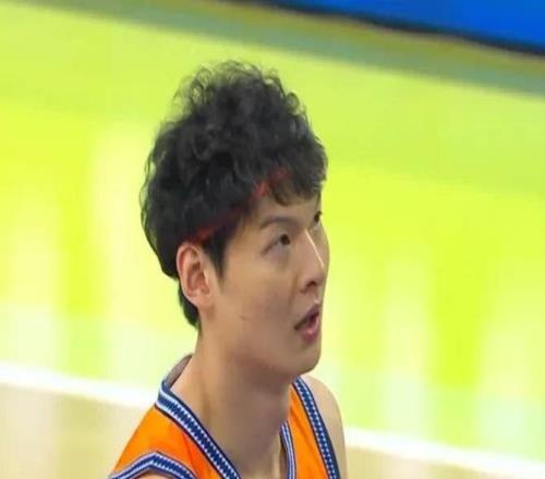 CBA俱乐部杯季军战！今晚735，山东新外援到位邱彪力求百万奖金