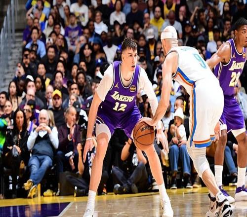 不具备进入先发的能力！湖人对于他的信任度实在是太高了一些