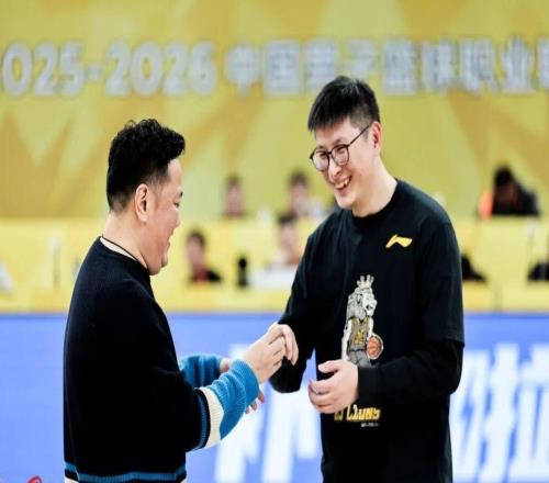 这一枚特殊的总冠军戒指，因你们而闪耀！