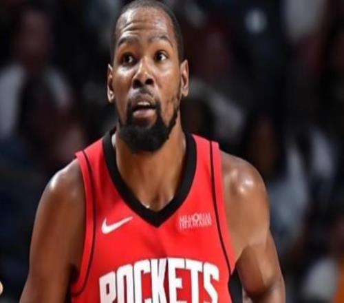 状态一般，杜兰特三分9中3全场取21分8板6助1帽，8失误扎眼