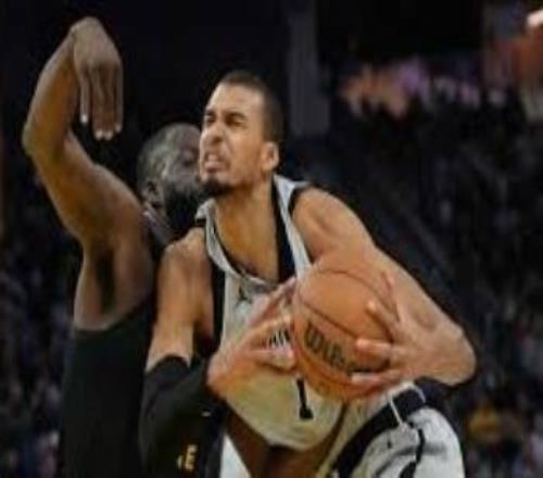 马刺过勇士，文班终于跨过追梦