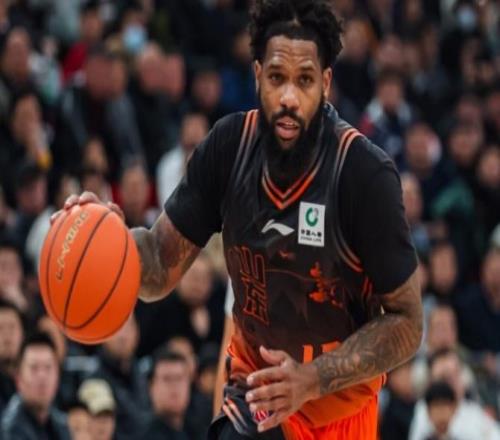 山东男篮官宣：与鲍威尔友好解约首阶段6场20+最高分29分