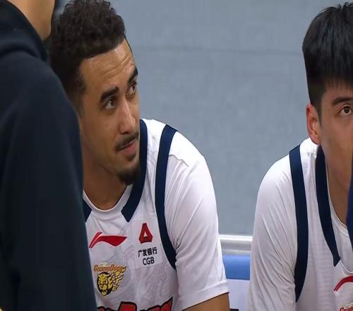 奎因or麦考尔2选1！广东队被迫囤积内线群，杜锋将打造双大外援