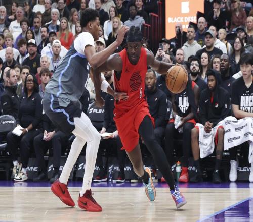 杨瀚森2分大根23+18!开拓者赢爵士!诞生4大现实霍勒迪宝刀未老