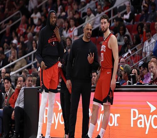 两场总共送出16次失误，杜兰特的状态已经影响到了火箭的竞争力