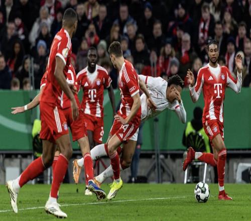 图片报:德甲VAR团队确认斯塔尼希奇首次触球点位于禁区外