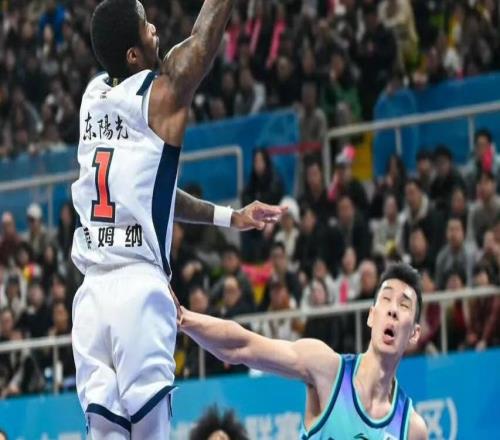 起大早赶晚集！广东宏远外援配置不变，杜锋押宝麦考尔