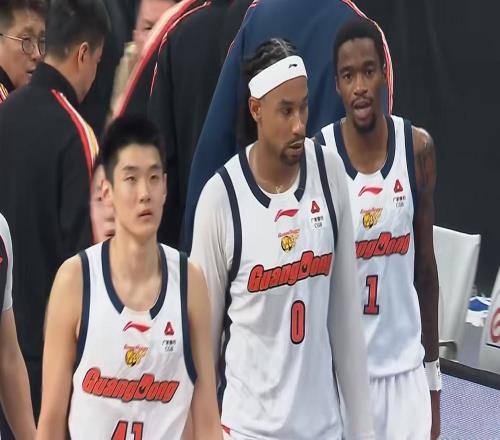 恭喜广东队!NBA冠军中锋确认加盟,打爆上海男篮没悬念了!