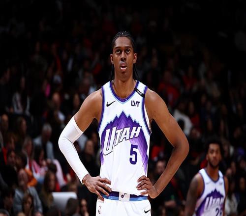 确实比上赛季进步了一些,但爵士锋线新星的进步幅度实在是太慢了