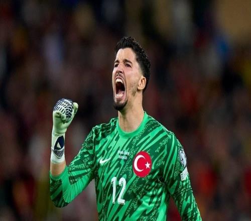 土媒:贝西克塔斯夏窗想签巴因迪尔,曼联要价500万600万欧