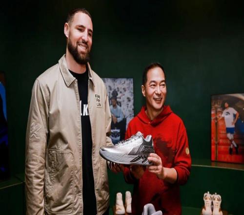 克莱汤普森与安踏签下终身合同，已卖出千万双KT战靴