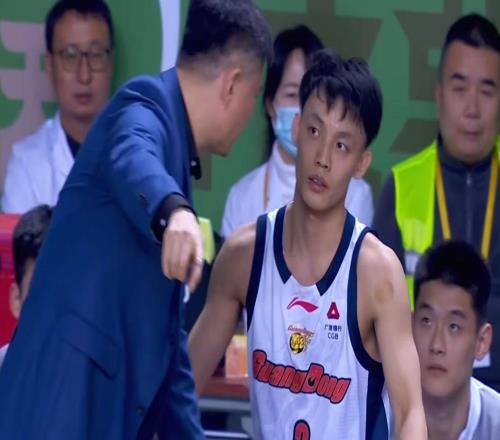 朱芳雨赌对了！广东队拒绝更换四外援，或囤积资金链梭哈冠军中锋