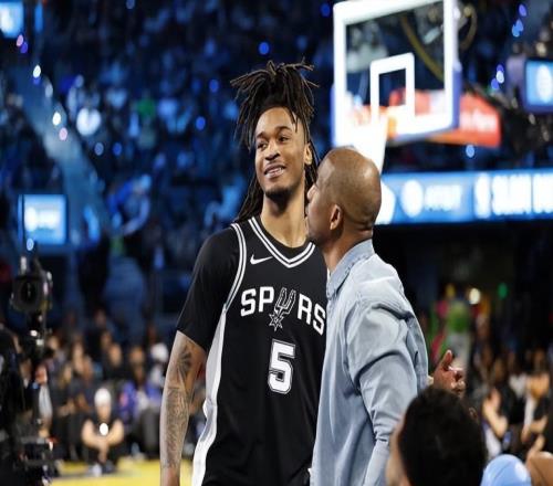 马刺后场新星：保罗对我有很大的影响，他让我顺利度过了新秀赛季