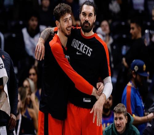 火箭惜售亚当斯3年3900万续约！合同极具性价比，不会拆散双塔