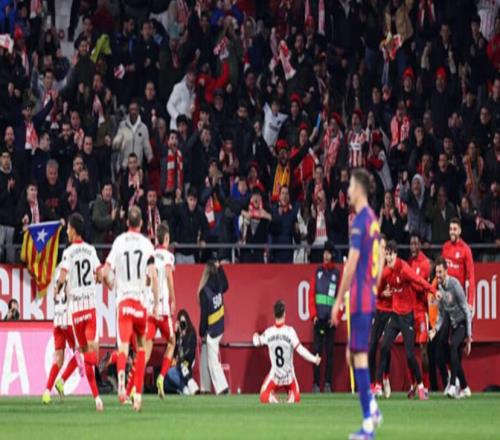 巴萨12惨遭保级队逆转绝杀，让出积分榜榜首位置