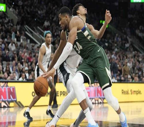 搞笑，字母哥告诉4岁的儿子等到19岁时会进NBA，然后隔扣文班亚马