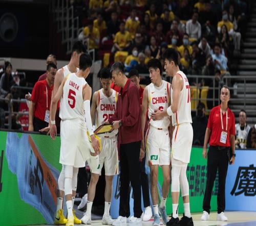 够拼,中国男篮除夕夜仍一天三练,每人每天补贴300块