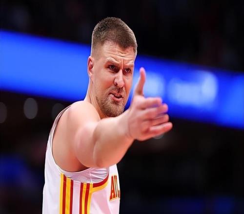 勇士后场大将:波尔津吉斯的天赋优势太大了,他是我们的文班亚马