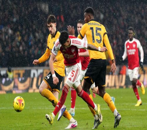 22！阿森纳爆冷遭补时绝平3分变1分被保级队逼平曼城笑纳大礼