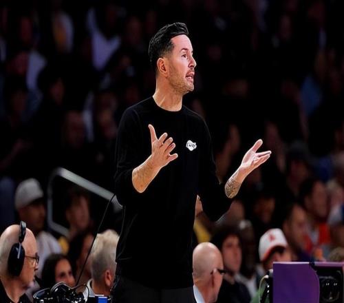 湖人主教练:勒布朗做到了我们要求的一切,他的重要性不容忽视