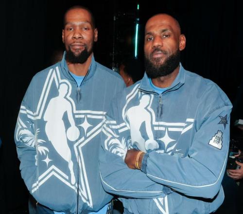 2年9000万美金!联盟第3!杜兰特太难了,自己选的路跪着也要走完