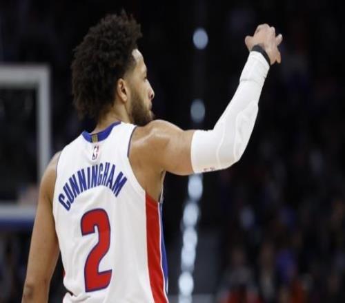 超级大核，坎宁安34中17狂砍42分8板13助2帽