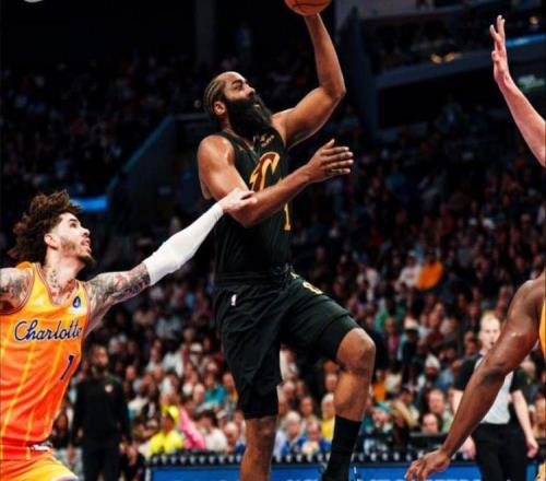 骑士赢球后一点仍该批,哈登两点该夸!米切尔摊牌,新秀联盟第一