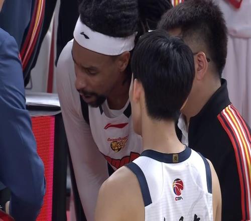 终于来了!广东“双王炸”确认到位,这可是杜锋的争冠底牌!